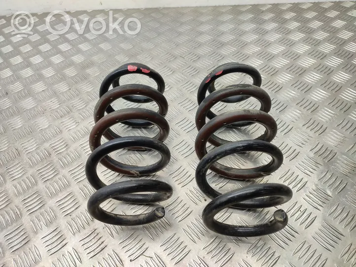 Toyota RAV 4 (XA40) Rear coil spring 