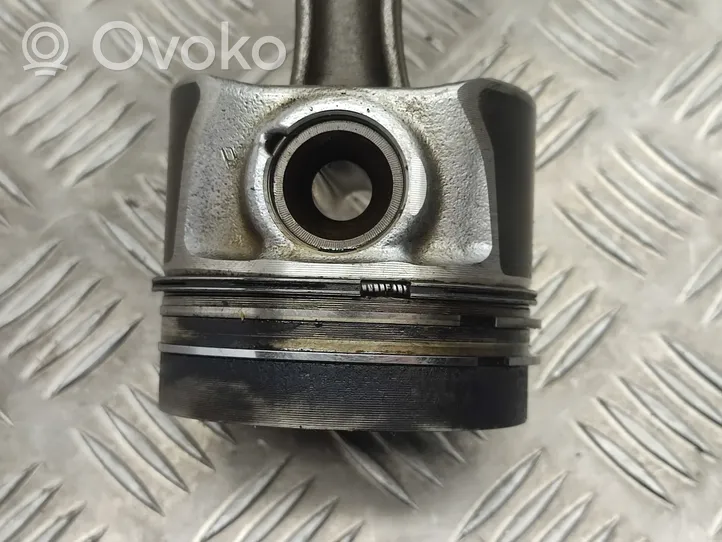 Volkswagen Caddy Piston with connecting rod CAY