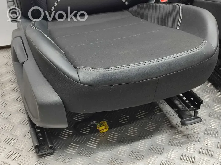 Volkswagen Taigo Set di rivestimento sedili e portiere 