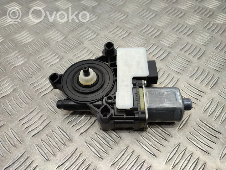 Seat Leon (5F) Galinis varikliukas langų pakėlėjo 5Q0959812A