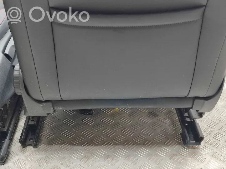 Skoda Octavia Mk3 (5E) Fotele / Kanapa / Boczki / Komplet 
