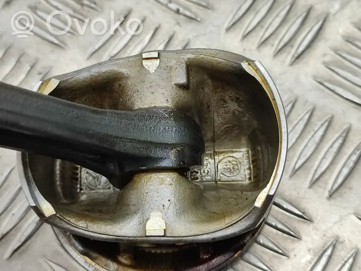 Mercedes-Benz A W176 Piston with connecting rod 