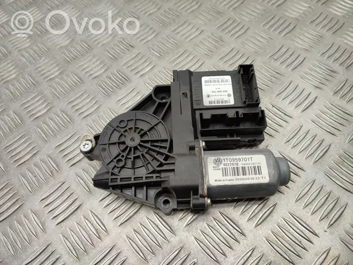 Volkswagen PASSAT B6 Priekinis varikliukas langų pakėlėjo 1T0959701T