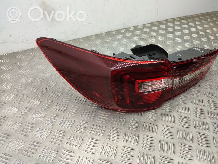 Opel Grandland X Aizmugurējais lukturis virsbūvē YP00098380