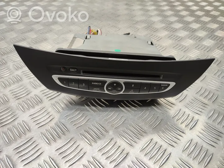 Renault Laguna III Panel / Radioodtwarzacz CD/DVD/GPS 281150013R