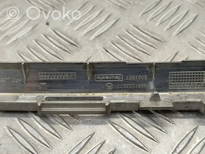 Citroen C5 Etupuskurin jakajan koristelista 9681053977