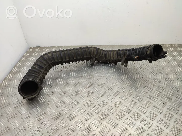 Opel Vivaro Tube d'admission de tuyau de refroidisseur intermédiaire 8200607744