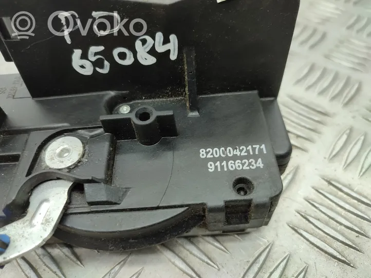 Opel Vivaro Front door lock 8200042171