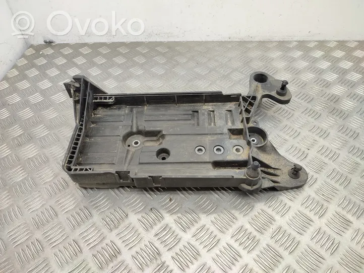 Volkswagen Golf Sportsvan Boîte de batterie 5Q0915321J