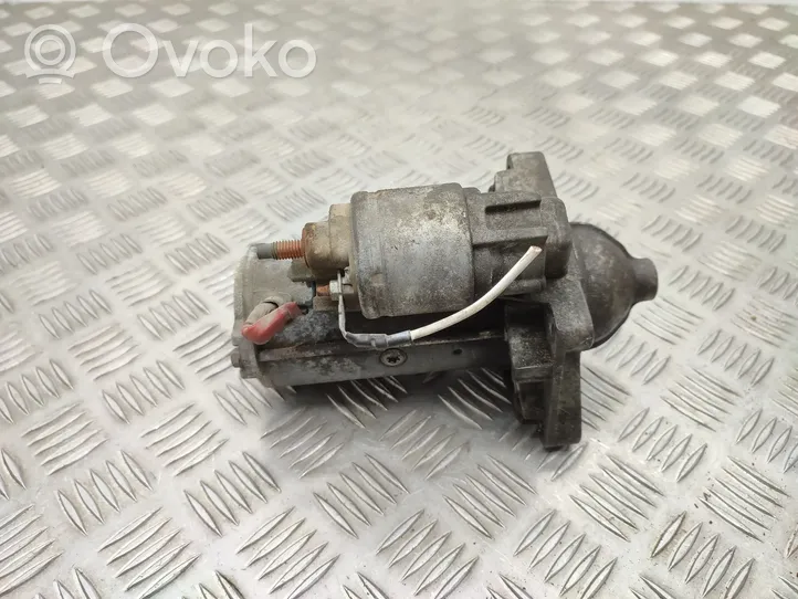 Opel Vivaro Starter motor 233002654R