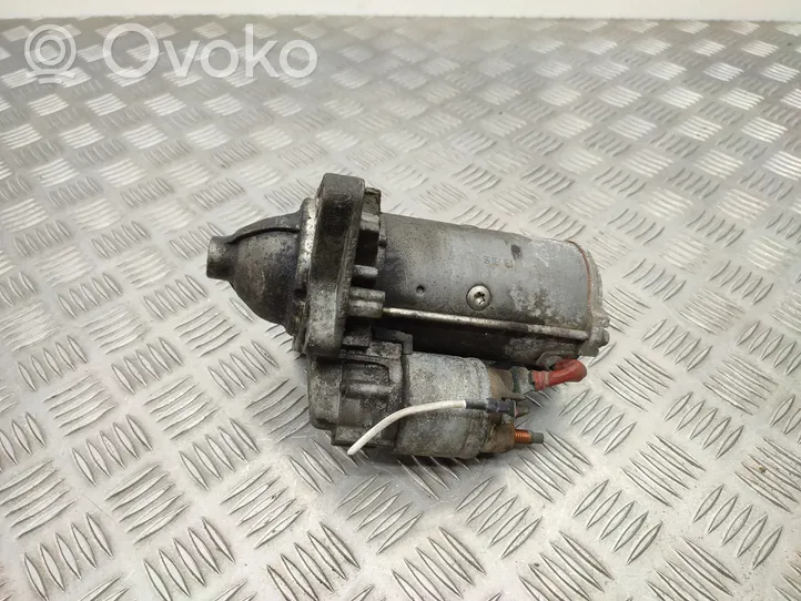 Opel Vivaro Starter motor 233002654R