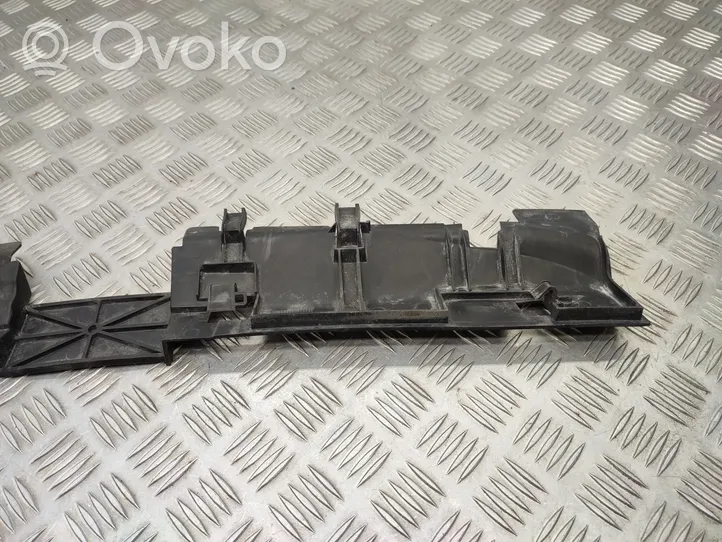 Opel Vivaro Garniture de radiateur 8200414161