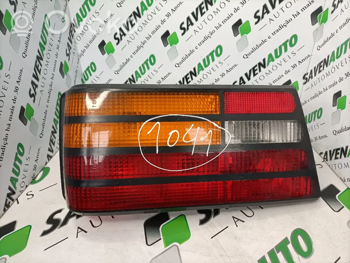 Ford Orion Lampy tylnej klapy bagażnika 