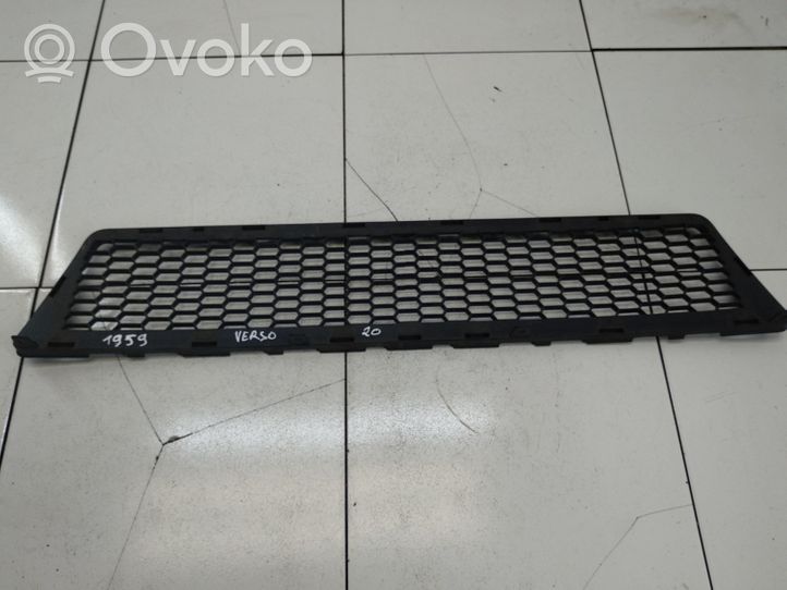 Toyota Verso Grotelės apatinės (trijų dalių) 531120F040