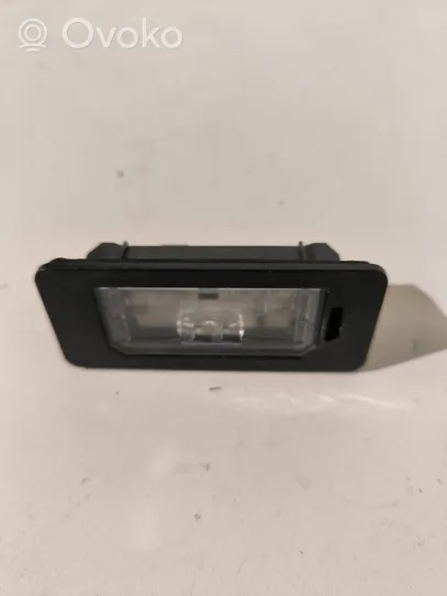 BMW X5 F15 Lampa oświetlenia tylnej tablicy rejestracyjnej 7193293