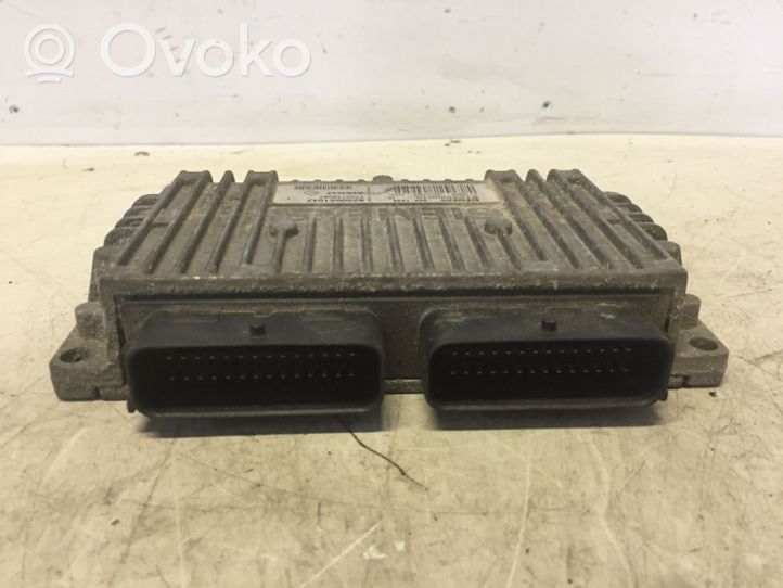 Renault Clio II Module de contrôle de boîte de vitesses ECU 7700110261