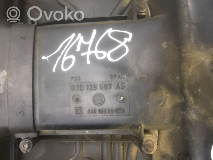 Volkswagen Polo Couvercle cache moteur 030129607