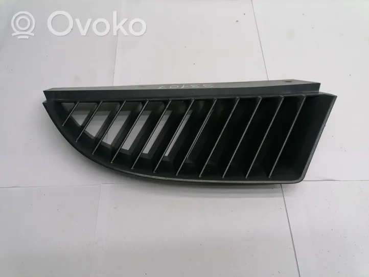 Mitsubishi Colt Maskownica / Grill / Atrapa górna chłodnicy MN127774