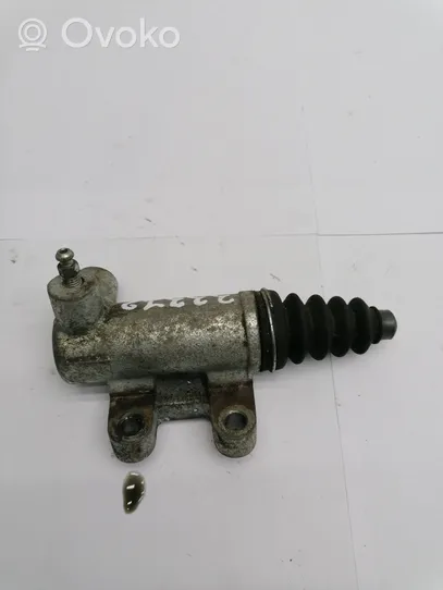 Lancia Lybra Główny cylinder sprzęgła 390135