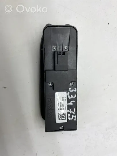 Volvo V50 Electric window control switch 30773210