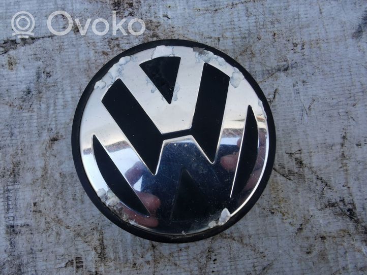 Volkswagen Golf VI Заводская крышка (крышки) от центрального отверстия колеса 3B7601171