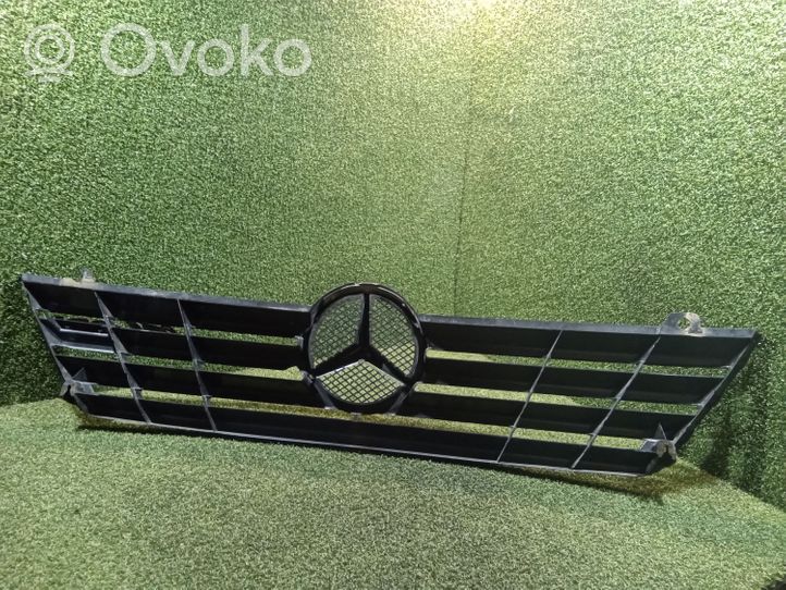 Mercedes-Benz Sprinter W901 W902 W903 W904 Atrapa chłodnicy / Grill A9018800085