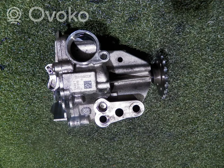 Renault Master III Oil pump 150109223R