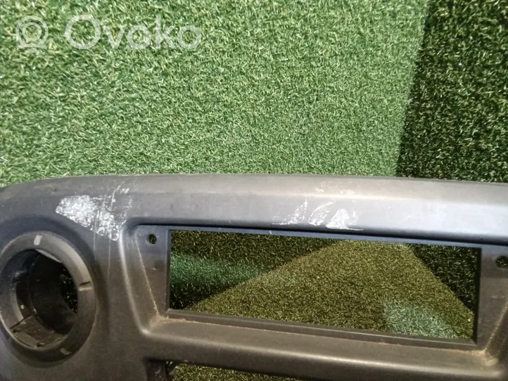 Opel Movano B Dashboard center trim panel 682600025R