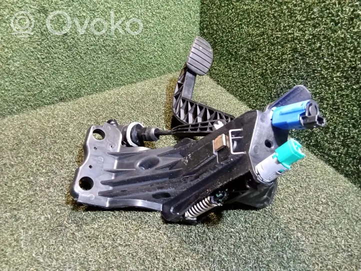 Renault Master III Clutch pedal 306106218R