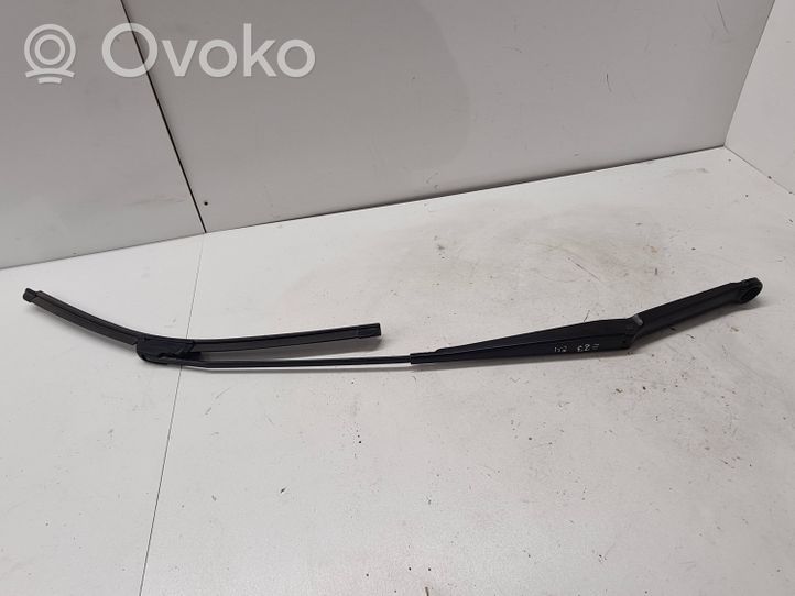 BMW X3 E83 Braccio della spazzola tergicristallo anteriore 7051668