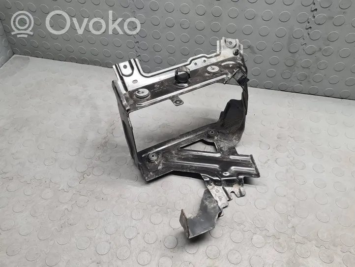 BMW 3 F30 F35 F31 Cita veida apakšas detaļa 8615581