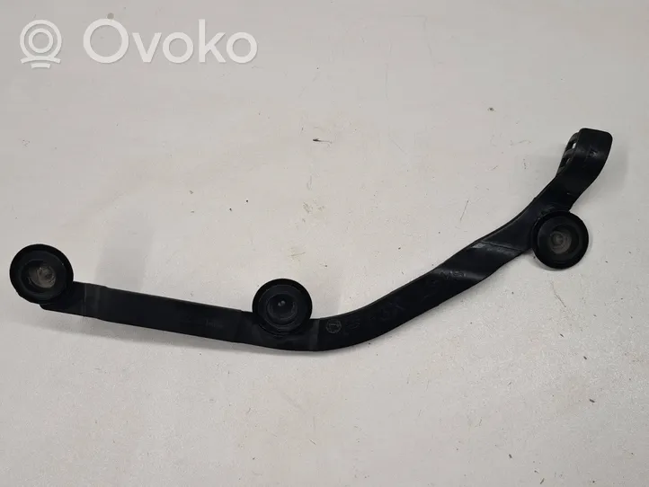 BMW 3 F30 F35 F31 Altra parte del vano motore 7402081