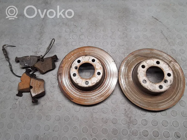 BMW 3 F30 F35 F31 Set dischi freno e pinze 8848417