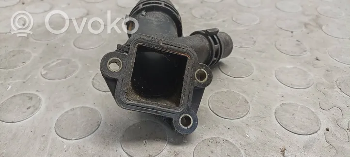 BMW 5 E60 E61 Tuyau de liquide de refroidissement moteur 2247744