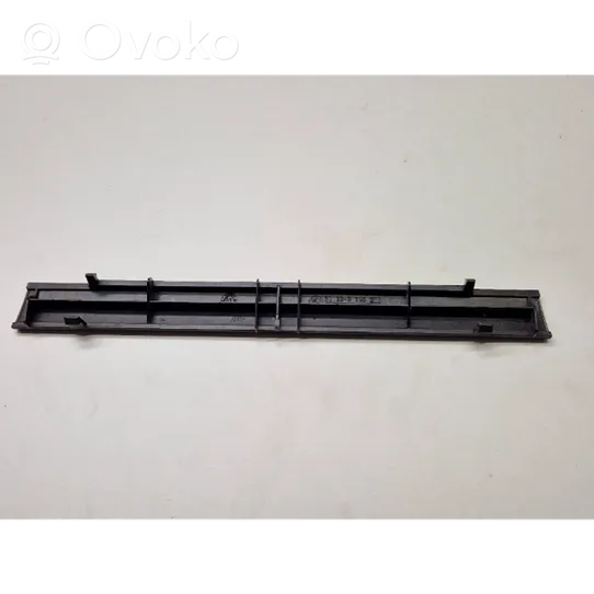 BMW 5 E39 Rivestimento del vano portaoggetti del cruscotto 8185256