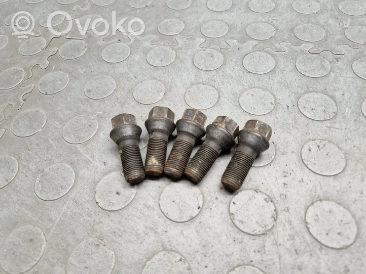 BMW X5 E70 Nuts/bolts 