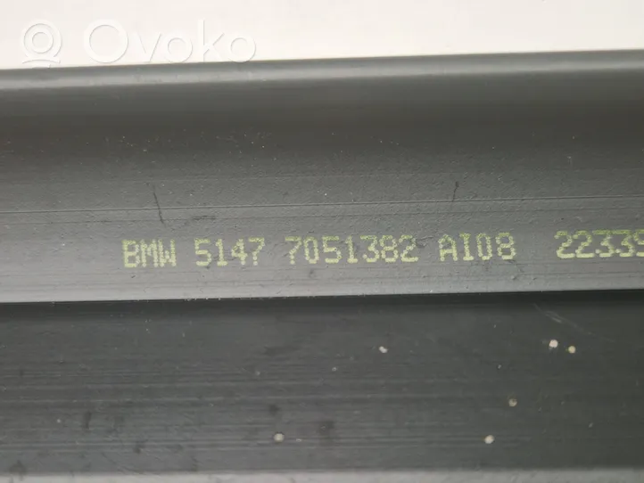 BMW X3 E83 Garniture marche-pieds avant 7051382