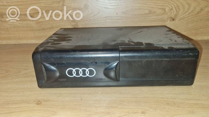 Audi A4 S4 B5 8D Zmieniarka płyt CD/DVD 8D9035111