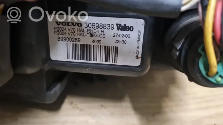 Volvo XC70 Lampa przednia 30698839