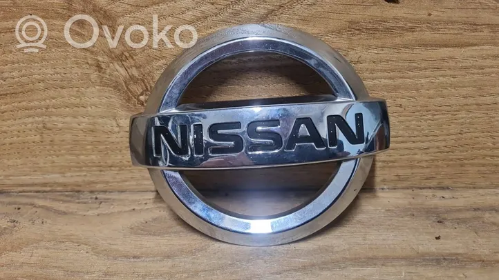 Nissan Primera Valmistajan merkki/logo/tunnus 65890AU300