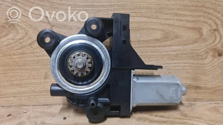 Volvo XC70 Front door window regulator motor 970713101