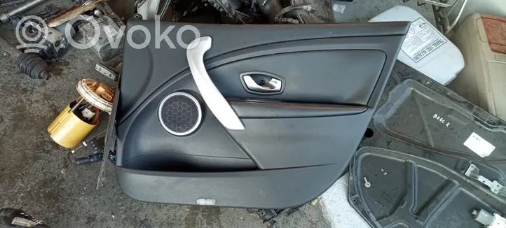 Renault Fluence Front door card panel trim 