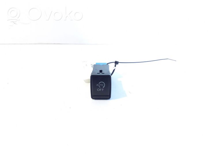 Nissan Qashqai Antipraslidimo/ sukibimo (ASR) jungtukas 083492