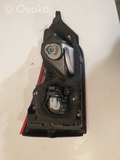 Nissan Qashqai Lampy tylnej klapy bagażnika 265554EA5A