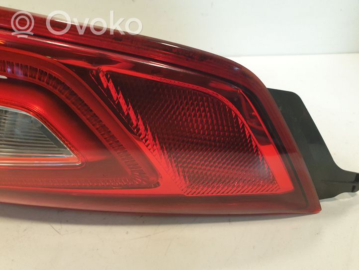 Nissan Qashqai Lampy tylnej klapy bagażnika 265554EA5A