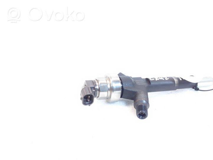 Chevrolet Cruze Fuel injector 55567729