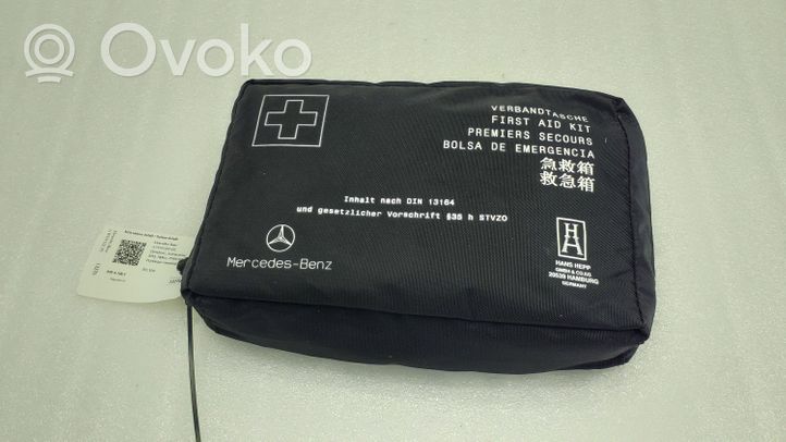 Mercedes-Benz A W176 Trousse de premiers secours 