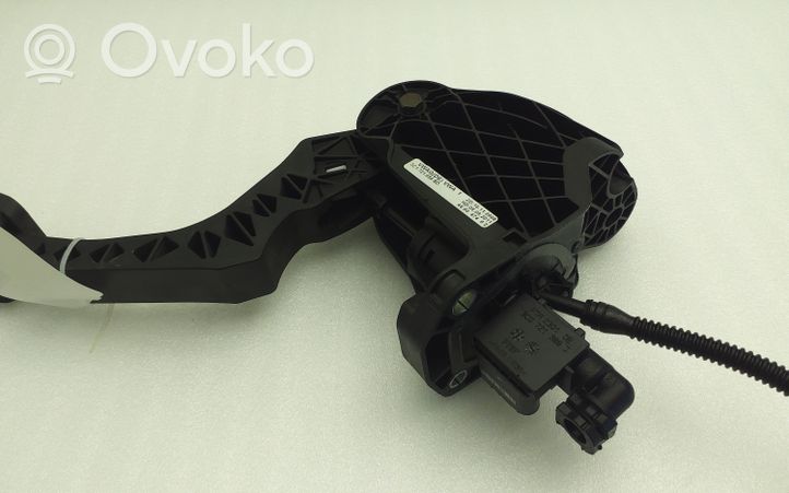 Volkswagen PASSAT B7 Clutch pedal 3C1721059