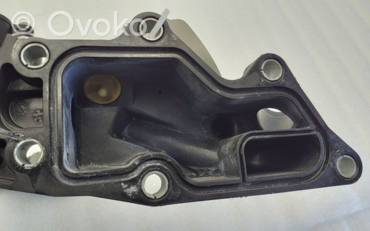 Nissan Juke I F15 Termostaatin kotelo 110600353R