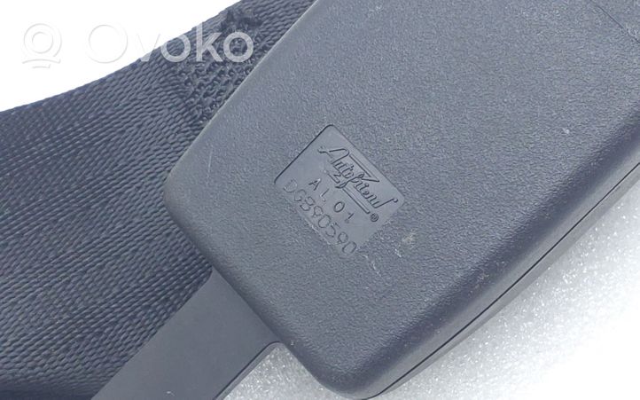 Mazda CX-3 Klamra środkowego pasa bezpieczeństwa fotela tylnego DGB90590